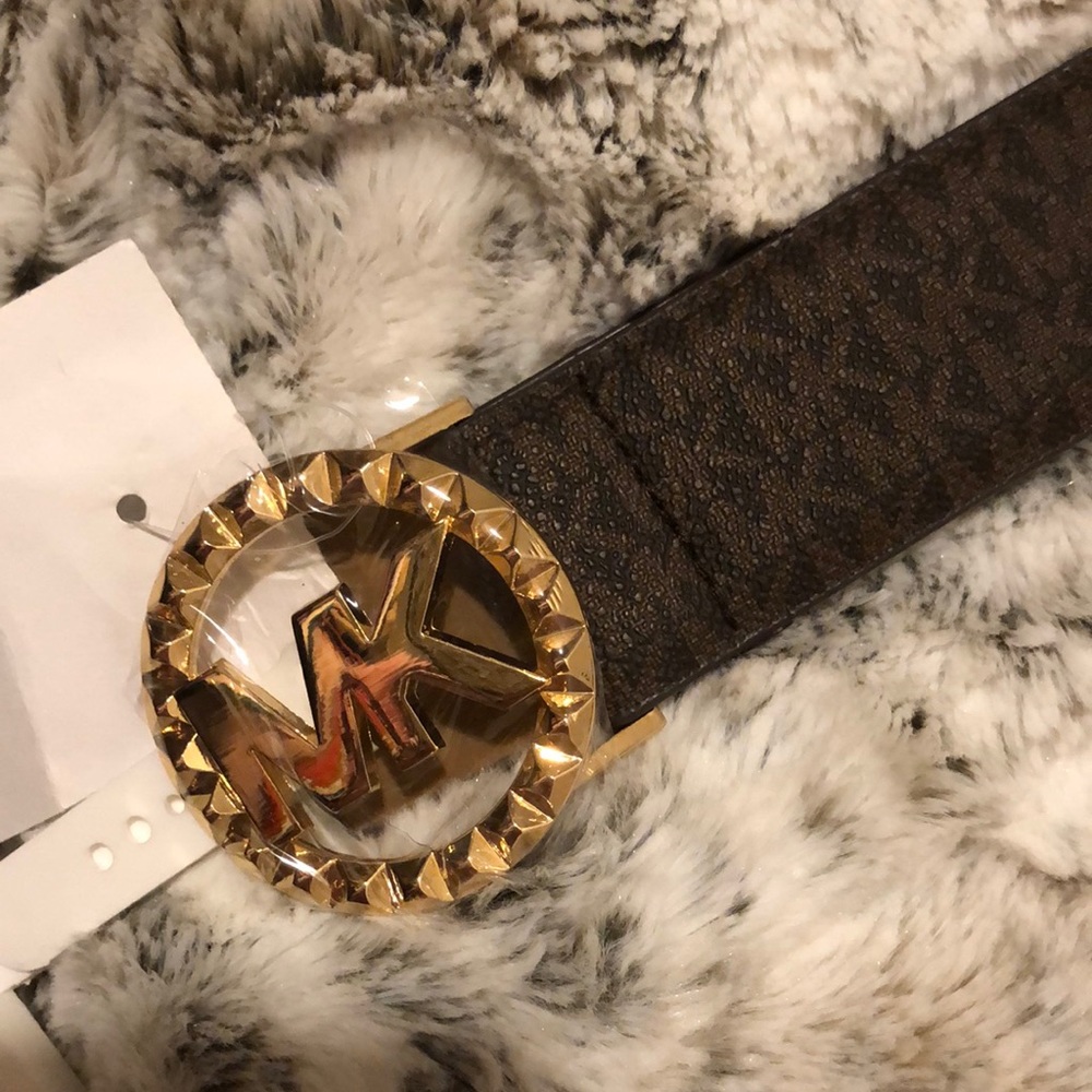 MK brown logo belt with gold detail